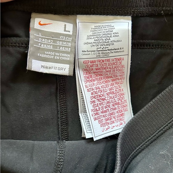 Nike Capri Leggings - Size Large - Picture 2 of 2